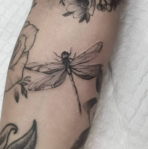 Flying Tattoo, Dragonfly Tattoo Design, Insect Tattoo, Bug Tattoo, Cool Chest Tattoos, Chest Tattoos For Women, Dragonfly Tattoo, Dainty Tattoos, Dragon Fly