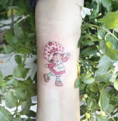 Strawberry Shortcake Tattoos, Strawberry Shortcake Tattoo Ideas, Strawberry Shortcake Tattoo, Strawberry Tattoo, Clover Tattoos, Sharpie Tattoos, Getting A Tattoo, Cute Little Tattoos, Cute Tiny Tattoos