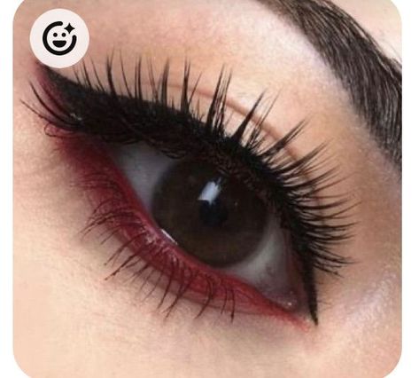 Goth Eye Makeup, Delicate Makeup, Red Eye Makeup, Cute Eye Makeup, Graphic Makeup, Swag Makeup, Smink Inspiration, Emo Makeup, Makijaż Smokey Eye