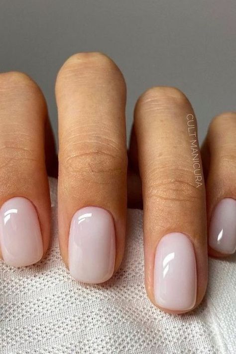 Seashell Nail Color, Wide Oval Nails, Neutral Nails With Sparkle Classy, Bridesmaid Pedicure Ideas, Old Money Toenails, Dip Nails Neutral, Bride Pedicure Wedding Day, Summer Wedding Guest Nails, Europe Vacation Nails