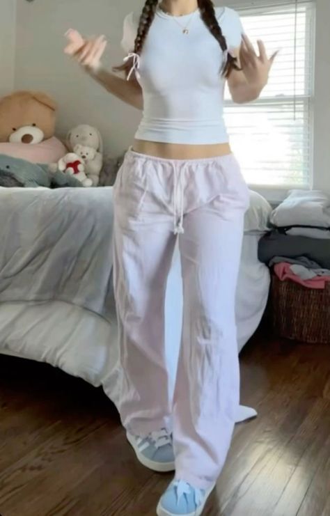 Brandy Melville Linen Pants Outfit, Brandy Melville Linen Pants, White Fox Pants, Brandy Linen Pants Outfit, White Fox Tops, Brandy Melville Winter, Demetradias Outfits, White Fox Outfits, Trendy Shein Outfits