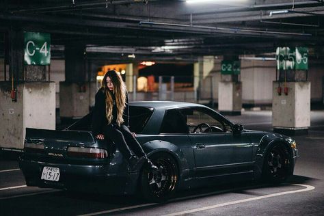 Miata Photoshoot, Car Photography Poses Women, Car Model Poses, New Car Photo, Jdm Girls, Car Shoot, Classic Car Photoshoot, Car Modeling, Person Photography