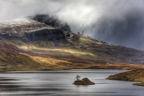 The 12 Best Places To Visit In The Scotland Highlands On Your Next Trip ⛰ Scotland Landscape, Places In Scotland, Cool Places, Scenic Travel, Glamping Site, Scotland Highlands, Scottish Islands, Visit Scotland, Scottish Landscape