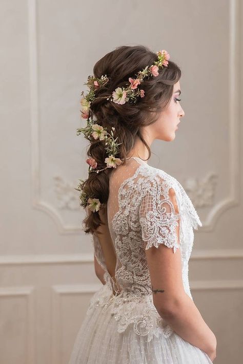 2024's Chic Bridal Braids: From Boho Crowns to Elegant Updos Natural Flowers Hair Wedding, Green Flowers In Hair, Flowers Woven Into Hair Wedding, Floral Crown Hairstyle, Wedding Hairstyle Flowers, Hair With Flowers In It, Flowers Hair Wedding, Hair Garland Wedding, Natural Bridal Hair