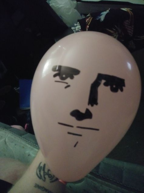 Funny Faces To Draw On Balloons, Balloon Face, Tim Burton Art, Goofy Drawing, What To Draw, Funny Drawings, World Of Gumball, The Amazing World Of Gumball, Extremely Funny Jokes