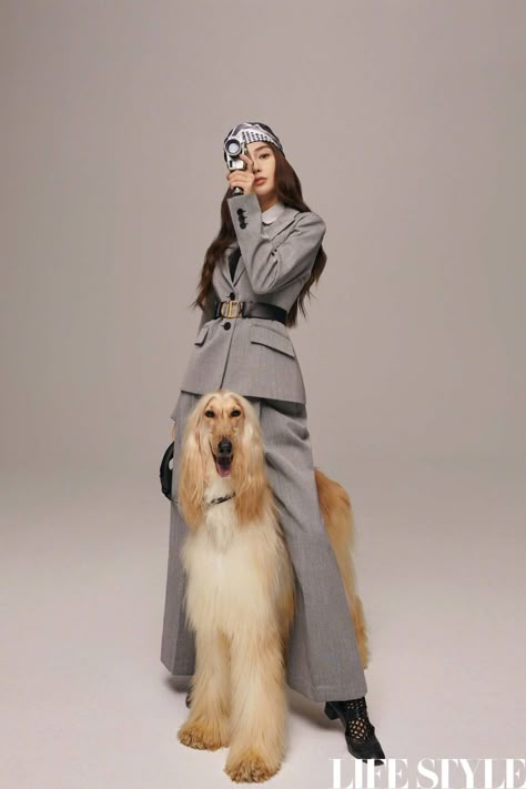 Angelababy poses for photo shoot | China Entertainment News Dog Photography Poses, Animal Photoshoot, Photos With Dog, Dog Poses, Dog Photoshoot, Dog Branding, Dog Modeling, Poses For Photos, Dog Photography