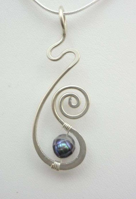 Anello a forma di fiore con tecnica wire Wire Jewelery, Bijoux Fil Aluminium, Wire Jewelry Designs, Wire Work Jewelry, Handmade Wire Jewelry, Work Jewelry, Beads And Wire, Cool Stuff, Hand Made Jewelry