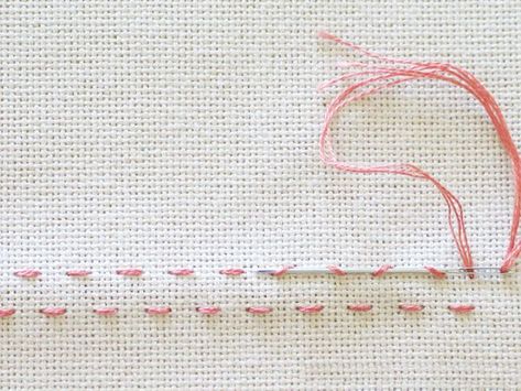 20 Common Embroidery Mistakes Crewel Embroidery Tutorial, Brazilian Embroidery Stitches, Basic Hand Embroidery Stitches, Hand Embroidery Tutorial, Hardanger Embroidery, Embroidery Stitches Tutorial, Learn Embroidery, Embroidery Patterns Vintage, Brazilian Embroidery