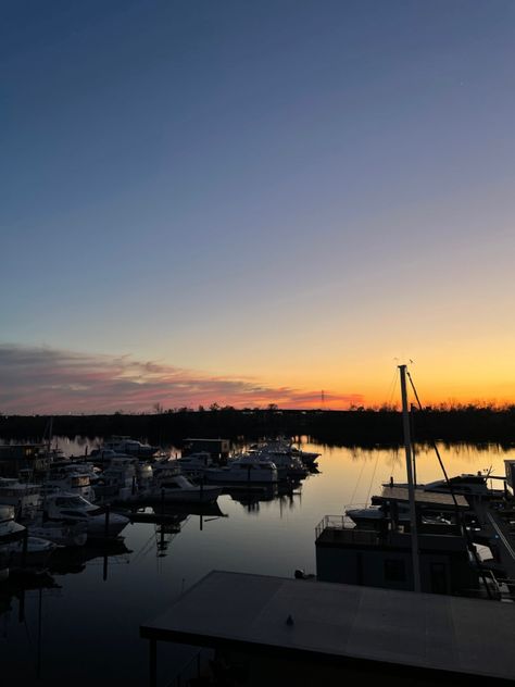 Wilmington Nc Aesthetic, Wilmington North Carolina Aesthetic, Wilmington North Carolina Beach, Charleston North Carolina, North Carolina Aesthetic, North Carolina Summer, Haunted Town, Conway South Carolina, Unc Wilmington