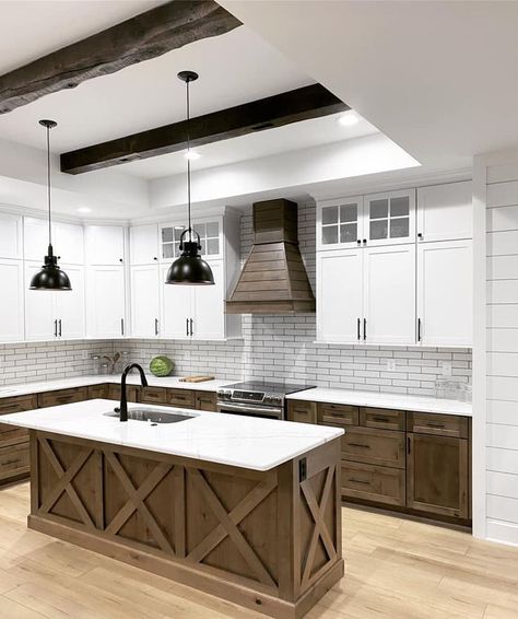 Morden Farmhouse Kitchen Ideas, Crafts Man House Style, Stained Shiplap Island, Half And Half Kitchen Cabinets, Barndominium Kitchen Cabinets, Ranch Style Kitchen Ideas, Kitchen Design Farmhouse Style, Kitchen Ideas Rustic Modern, Brown Farmhouse Kitchen