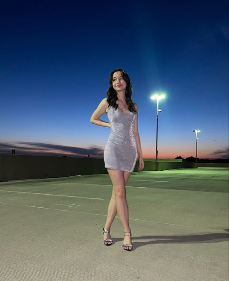 Parking Garage Dress Photoshoot, Poses For Semi Formal, Fancy Dress Pictures, Poses For 2 Friends Homecoming, Outfit Ideas Special Occasion, Short Prom Dress Aesthetic, Homecoming Pictures By Yourself, Homecoming Dress Photoshoot, Pictures Dresses Photo Ideas