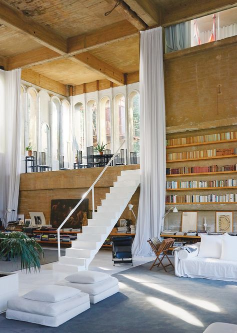 Two young designers find space to create in a family-owned postmodernist monument in Spain. Interior Design Per La Casa, Interior Vintage, Loft Living, Design Del Prodotto, House Inspo, 인테리어 디자인, Interior Architecture Design, My Dream Home, Interior Spaces