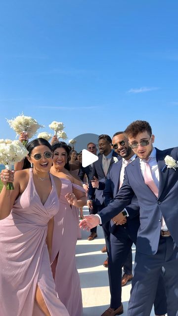 Vanessa | Toronto Wedding Content Creator on Instagram: "you need to do this with your bridal party🔥💍 (🎥 @deardiarysocial) Special shout out to my team member Lisa for the BTS of the BTS 🤳🤍 Planner @alovestoryco Photo & Video @everlastingmoments Content Creator @deardiarysocial Beauty @beautybyamandaib 🎥 @deardiarysocial . . . . . . . #happywedding #weddingcontentcreator #2024bride #weddinginspiration #reels #torontobride #weddingideas #reelstrending #weddingday #2025bride #funwedding #torontoweddingcontentcreator wedding day vibes, wedding video, bridesmaids and groomsmen energy, wedding party, behind the scenes wedding, bridal party goals, modern bride, viral wedding, the moment versus the shot, best day ever wedding" Wedding Reels Video, Wedding Reel, Bride And Bridesmaid Pictures, Best Day Ever Wedding, Bridesmaid Poses, Wedding Photography Bridal Party, Bridal Party Poses, Bride Team, Wedding Content