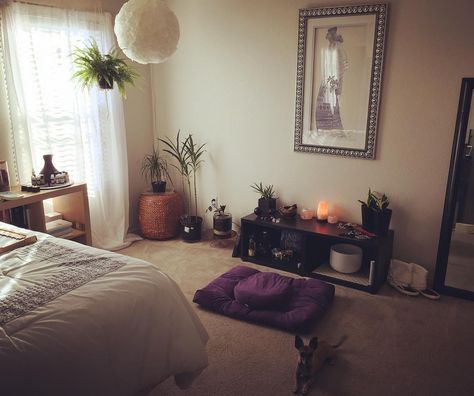 Meditation Spot Bedroom, Zen Space Bedroom, Altar Space In Bedroom, Alter In Bedroom, Altar In Bedroom, Zen Corner Bedroom, Goddess Room Aesthetic, Yoga Space In Bedroom, Bedroom Alter