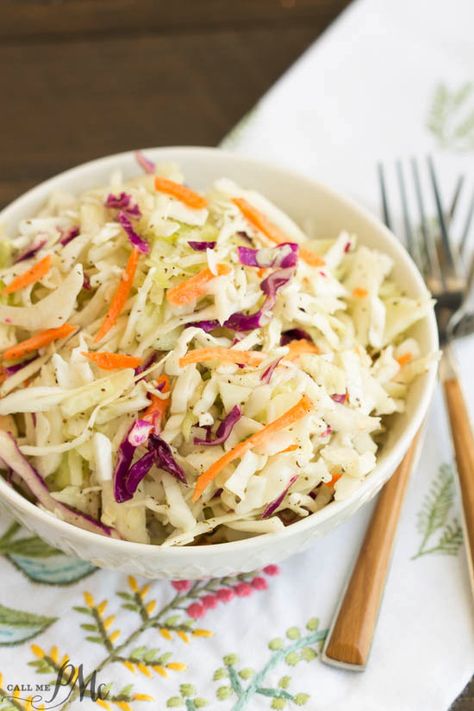 Crispy Coleslaw Recipe, Cole Slaw Recipe Vinegar, Southern Coleslaw, Best Coleslaw Recipe, Vinegar Coleslaw, Easy Coleslaw, Vegan Coleslaw, Slaw Dressing, Coleslaw Dressing