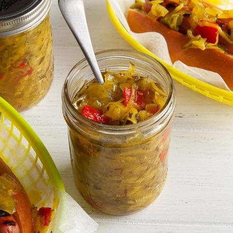 Sweet Zucchini Relish Zucchini Relish Recipes, Canned Veggies, Chow Chow Relish, Mustard Relish, Green Tomato Relish, Peach Salsa Recipes, Recipe For Zucchini, Pickled Green Tomatoes, Zucchini Relish