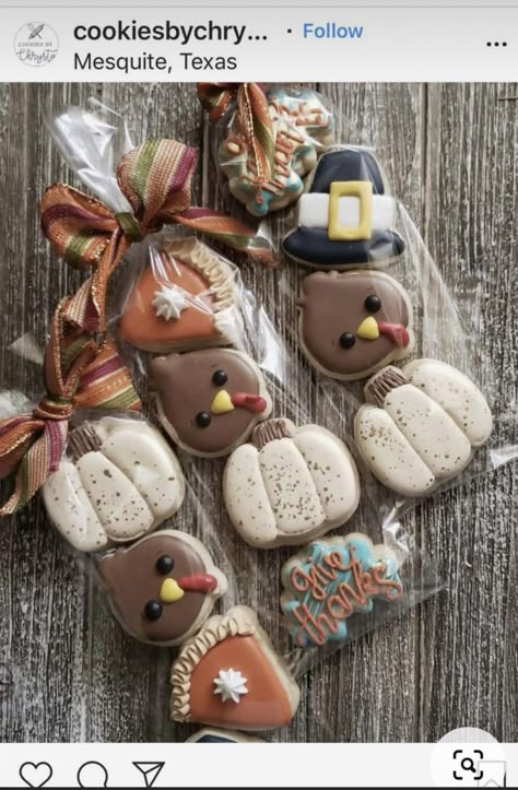 Fall Mini Cookie Sets, Thanksgiving Flooded Cookies, Simple Fall Royal Icing Cookies, Thanksgiving Cookies For Teachers, Thanksgiving Themed Sugar Cookies, Simple Fall Sugar Cookies Decorated, Thanksgiving Royal Iced Cookies, Fall Cookie Sets, November Sugar Cookies