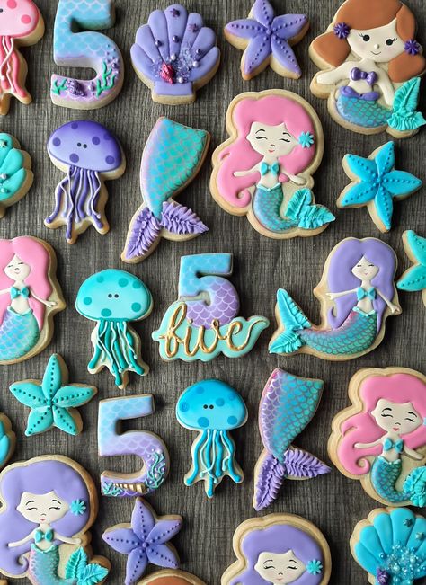 Mermaid Cookies Decorated, Mermaid Sugar Cookies, Old Mermaid, Mermaid Shark, Mermaid Cookie, Birthday Party Mermaid, Shark Cupcakes, Baby Birthday Party Theme, Mermaid Cookies