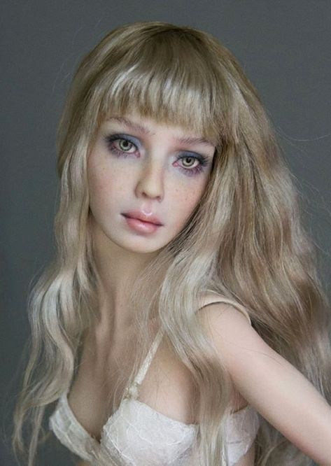 4 A Russian Couple Creates Insanely Realistic Dolls, and It Seems We Can Almost Hear Them Breathing Realistic Bjd Dolls, Dolls That Look Real, Realistic Dolls Woman Life Size, Living Dolls Human, Realistic Dolls Woman, Life Size Dolls, Real Life Doll, Russian Art Dolls, Wooden Slingshot