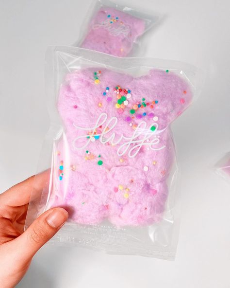 Fluffe on Instagram: “Did you know that we offer clear customisable bags of Fluffe, specially designed to match any event! 🥳☁️🎉 You can custom brand the back of…” Cotton Candy Recipe, Carnival Birthday Theme, Cotton Candy Favors, Party Rental Ideas, Cotton Candy Cakes, Cotton Candy Party, Care Bear Party, Candy Cart, Candy Cakes