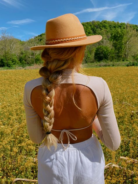 Cowboy Hat Hairstyles, Yellow Cowboy Hat, Country Fest, Outfit Shuffles, Top Braid, Beach Wedding Flowers, Hair Upstyles, Loose Braids, Open Back Top