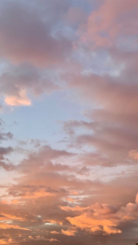 Asthic Picture, Pretty Clouds Wallpaper, Background Clouds Aesthetic, Sunset Background Iphone, Pretty Sky Wallpaper, Aesthetic Background Clouds, Sunset Background Aesthetic, Cloud Background Aesthetic, Aesthetic Sunset Background