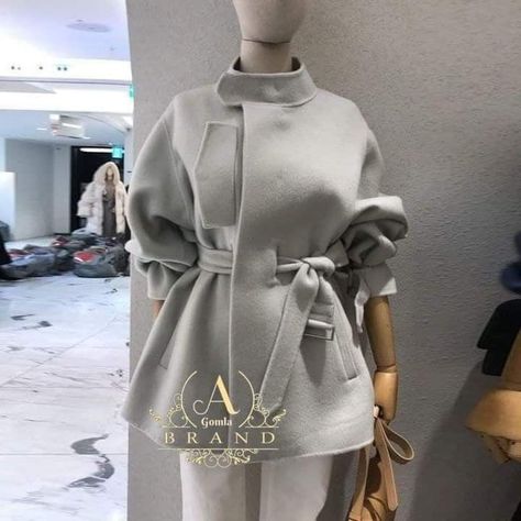 Look Formal, Winter Fashion Outfits Casual, Fashion Top Outfits, Loose Fashion, Woman Suit Fashion, Classy Work Outfits, Fashionista Clothes, Stylish Dress Book, Stylish Clothes For Women