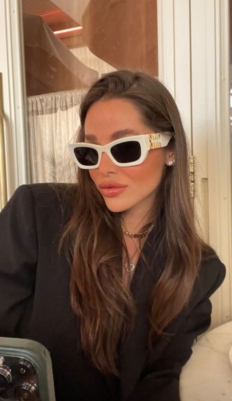 Miu Miu White Sunglasses, White Sunglasses Outfit, Glam Sunglasses, Miu Miu Glasses, Blazer Outfits Casual, Sunglasses Outfit, Miu Miu Sunglasses, Celebrity Fashion Looks, Iranian Women Fashion