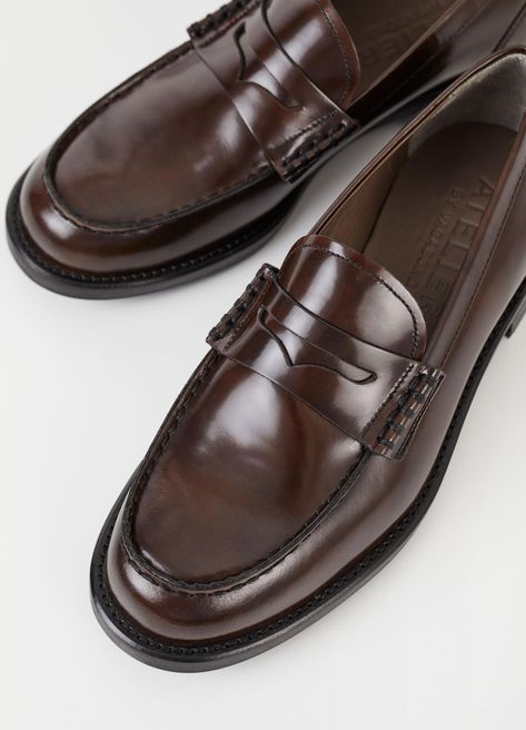 Dark Brown Loafers, Brown Penny Loafers, Brown Loafer Shoes, Neutral Shoes, Brown Loafers, Cream Shoes, Black Polish, Loafers Shoes, Dark Brown Leather