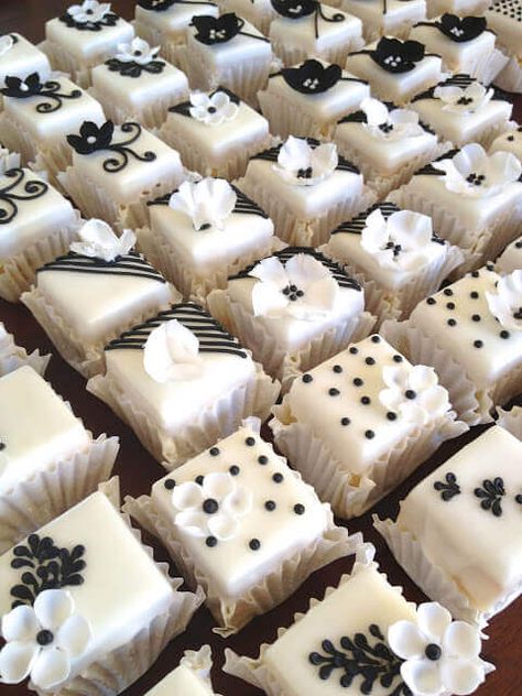 Black and White Petit Fours White Petit Fours, Petit Four Recipes, White Desserts, Blond Amsterdam, Cake Trends, Small Cake, Mini Desserts, Shower Cakes, Let Them Eat Cake