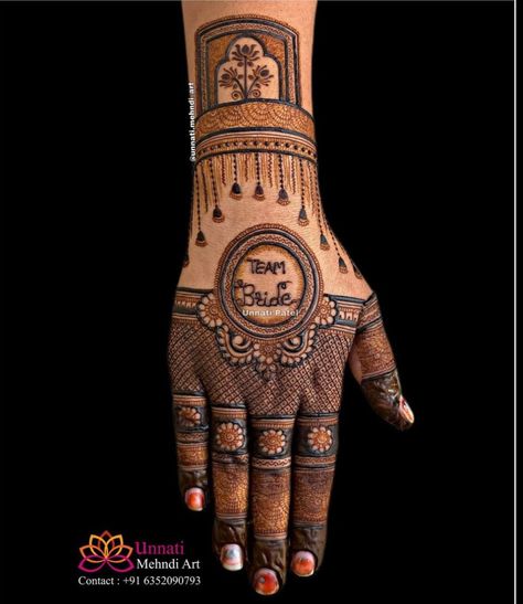 Back Hand Mehndi Designs Stylish Latest, Tattoo For Women Arm Sleeve, Modern Mehndi Designs Full Hand, Designer Mehndi Designs, Designer Mehendi Designs, Mehandi Designs Back Hands, Arm Sleeve Black Women, Back Hand Mehndi Designs Stylish, Back Mehndi Designs