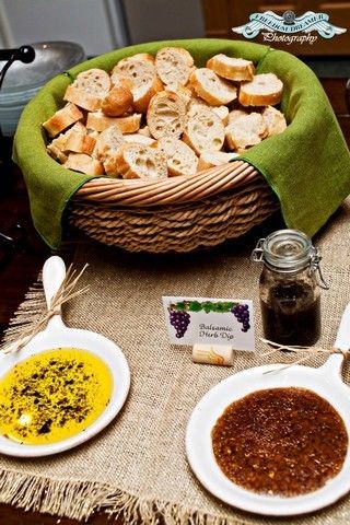 Bread with dipping sauces #bread #dippingsauce Wine Tasting Snacks Appetizers, Hosting Wine Tasting Party, Wine And Cheese Birthday Party, Outdoor Wine Tasting Party, Hosting Wine Night, Wine Tasting Dinner Party, Winery Food Ideas, Winery Food Ideas Appetizers, Bread Platter Ideas