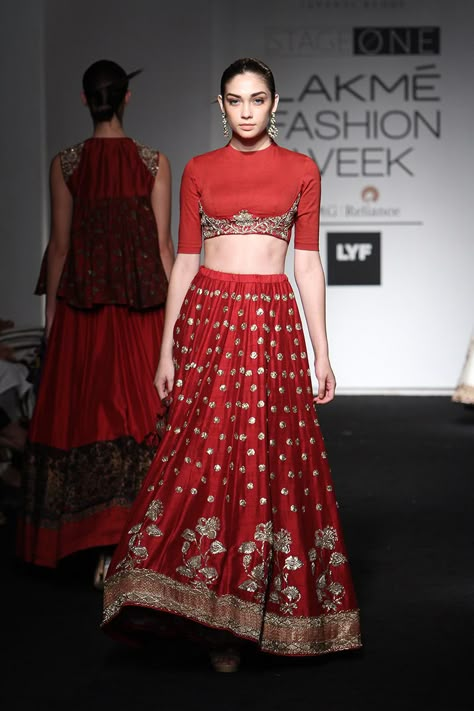 Jayanti Reddy Blouses, Jayanthi Reddy, Crop Top With Lehenga, Lakme Fashion Week 2016, Delhi Couture Week, Sari Lehenga, Pre Bridal, Wedding Trousseau, Jayanti Reddy