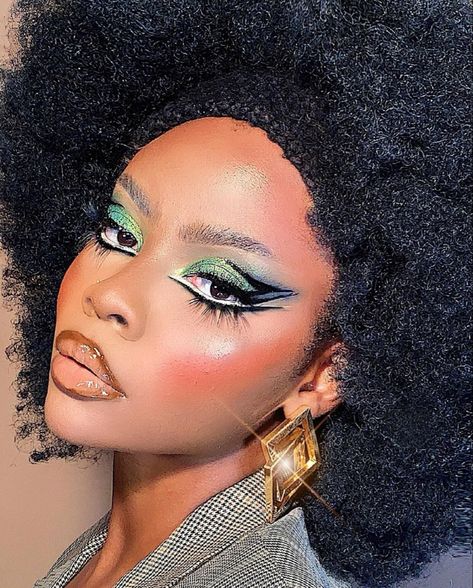 Black 70s Makeup, 80s Makeup Black Women, 70s Makeup Black Women, 70s Disco Makeup, Italian Disco, Makeup 80s, Disco Photoshoot, Retro Makeup Looks, Modern Disco