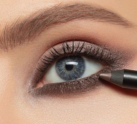 Grey Eyes Makeup Look, Grey Eyes Eyeshadow, Grey Eyes Makeup, Makeup For Grey Eyes, Eyeliner Brown Eyes, Gray Eyeliner, Grey Eye Makeup, Skin Tone Makeup, Grey Eyes