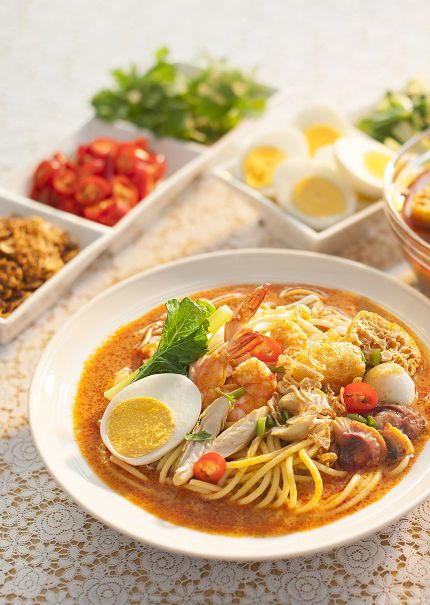 Curry Mee Recipe | Ajinomoto Malaysia Curry Mee Recipe, Mee Curry Nyonya, Curry Mee Malaysia, Mee Kari Photography, Malaysian Food Photography, Mee Curry, Noodle Photography, Tasty Noodles Recipe, Malaysia Food