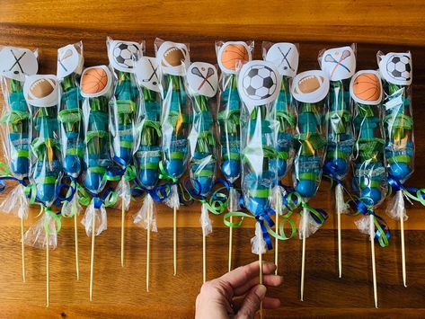 Baseball Soccer Football Basketball Candy Kabobs - Etsy Basketball Treats, Football Candy, Soccer Party Favors, Sour Gummies, Football Party Favors, Candy Kabobs, Football Parties, Apple Gifts, Gift Wrap Ribbon