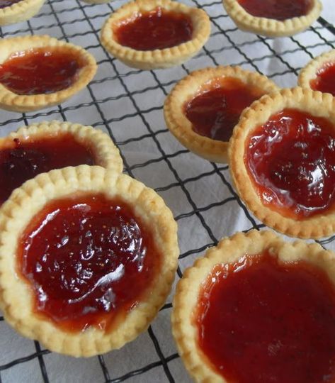 The English Kitchen: Strawberry Jam Tarts Jam Tarts Recipe, Strawberry Jam Tarts, Easy Jam, Tarts Recipe, Jam Tarts, The English Kitchen, English Kitchen, Homemade Jam, English Food