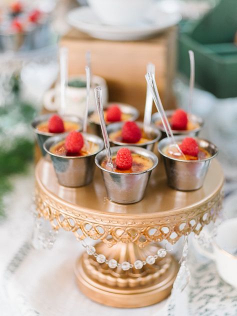 Cake Stand with Individual Servings of Creme Brulee Creme Brulee Wedding, Wedding Dessert Ideas, Creme Brulee Desserts, Signature Cocktail Sign, Dessert Bar Wedding, Succulent Centerpieces, Buttercream Wedding Cake, Marshmallow Pops, Individual Servings