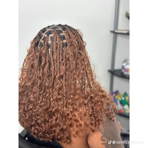 Bohemian Knotless Braids Honey Blonde, Brown Short Boho Braids, Brown Boho Knotless Braids Bob, Brown Boho Bob Knotless Braids, Boho Knotless Braids Bob Color, Ginger Boho Bob Braids, Boho Knotless Braids Bob Color 350, Short Brown Knotless Braids, Boho Stitch Braid Ponytail