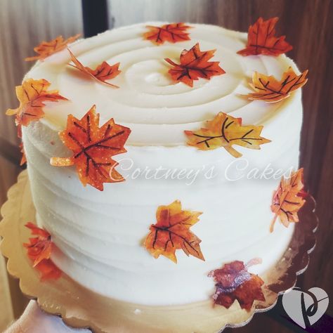 Fall Cakes Decorating, Fall Leaf Cake, Thanksgiving Sweets, Oreo Filling, Rectangle Cake, Cakes Decorating, Cream Cheese Buttercream, Fall Cakes, White Icing