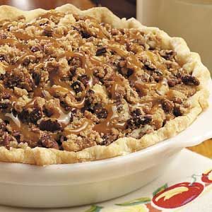 Caramel-Pecan Apple Pie Streusel Pie, Caramel Apple Pie Recipes, Apple Pecan Pie, Popular Dessert, Apple Pie Recipe, Caramel Apple Pie, Caramel Pecan, Sweet Pie, Apple Pie Recipes