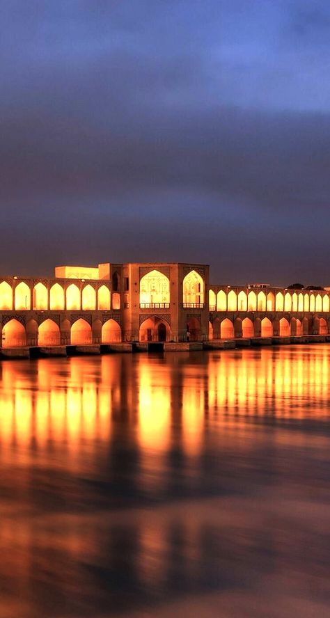 Sio-Se-Pol Esfahan Photography, Persian Poster, Iran Isfahan, Nature Of Iran, Iran Architecture, Esfahan Iran, Islamic Reels, Bts Group Photo Wallpaper, Iran Tourism