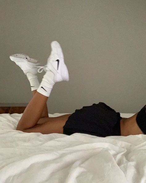 ℭ Angelina Johnson, Lauren Johnson, Cosmic Girl, Nike Id, Neue Outfits, Shoe Inspo, Cosmic Girls, Mode Vintage, Nike Sneakers