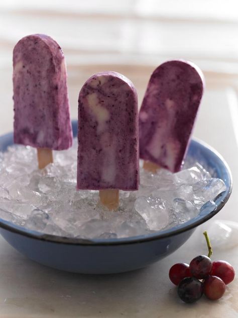 Grape Popsicles, Honey And Yogurt, Frozen Pops, Yogurt Pops, Grape Recipes, Honey Yogurt, Ice Pop, Popsicle Recipes, Summer Treats