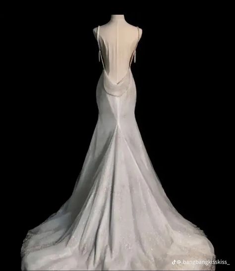 Vivienne Westwood Wedding Dress, Vivienne Westwood Wedding, Look 80s, Fairy Tale Wedding Dress, Pretty Wedding Dresses, White Wedding Dress, Backless Wedding, Dream Wedding Ideas Dresses, Prom Dress Inspiration