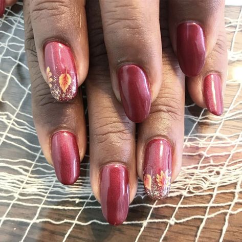 Sparkling Leaf Nailscountryliving Nails Inspiration Autumn, Leaf Nails, Candy Corn Nails, Fail Nails, Nail Magic, Multicolored Nails, Thanksgiving Nail Art, Fall Nail Art Designs, Pumpkin Nails