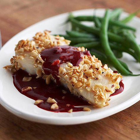 Potassium: 738 mg The combination of halibut and a sauce made from mixed berries helps boost the potassium in this five-ingredient dinner. Adding a side of green beans ups the count even more. Sauce For Halibut, Healthy Comfort Food Dinners, Crusted Halibut, Roasted Halibut, Potassium Foods, Food Dinners, Halibut Recipes, Berry Sauce, Healthy Comfort