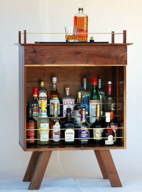 Liquor Cabinet - Highlights - Album on Imgur Workbench With Drawers, Kaizen Foam, Woodworking Projects Gifts, Cabinet Build, Woodworking Garage, Cabinet Bar, Cabinet Plans, Simple Woodworking Plans, Woodworking Box