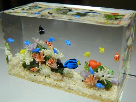 Resin Aquarium, Miniature Aquarium, Nothing Changes, Polymer Clay Miniatures, Diy Resin Art, Diy Resin Crafts, Miniature Crafts, Mini Things, Mason Jar Crafts